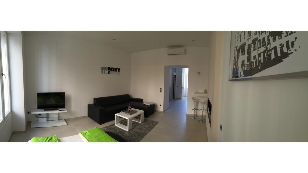In The City Budapest Apartments الغرفة الصورة